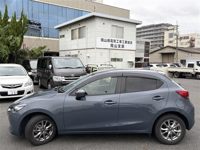 MAZDA2