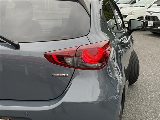 MAZDA2