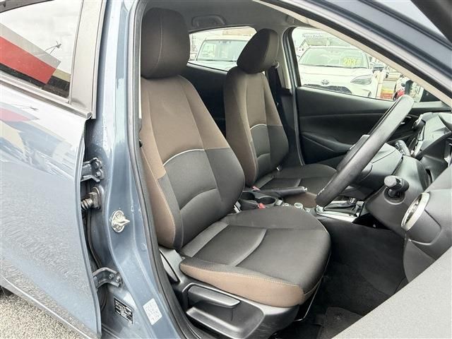 MAZDA2