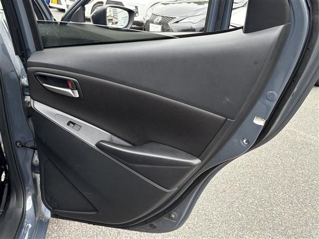 MAZDA2
