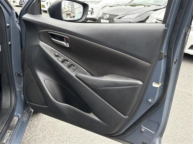 MAZDA2