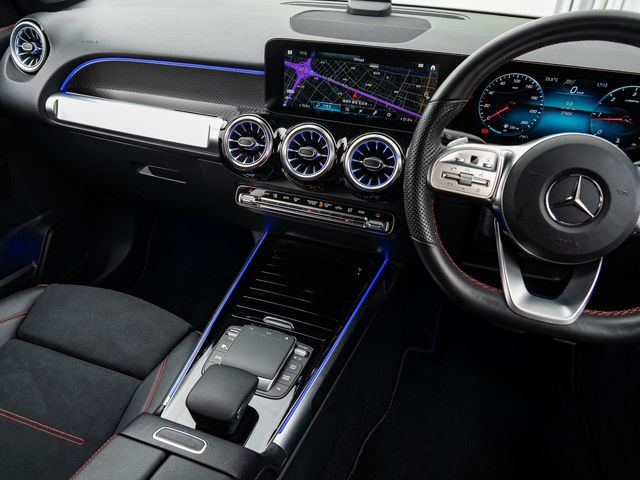 MERCEDES BENZ GLB