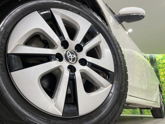 PRIUS 4WD