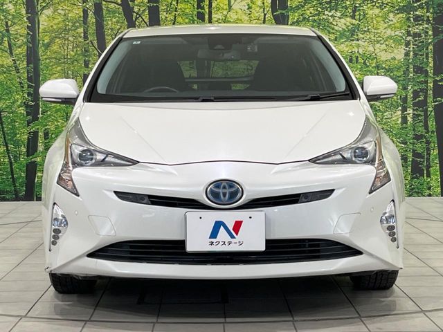 PRIUS 4WD