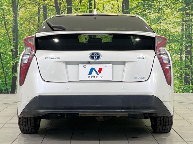 PRIUS 4WD