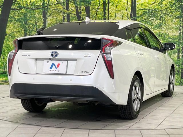 PRIUS 4WD