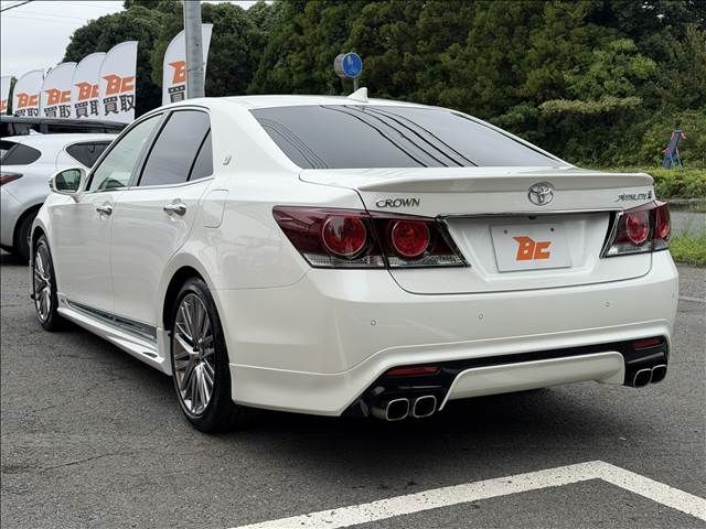 CROWN sedan