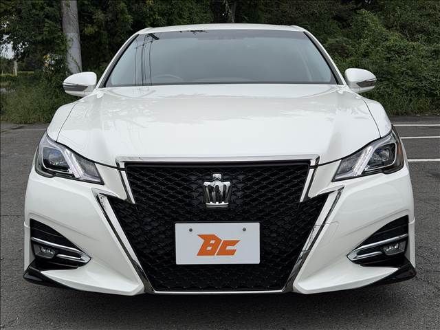 CROWN sedan