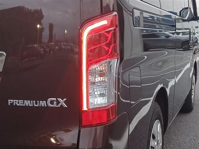CARAVAN van 2WD