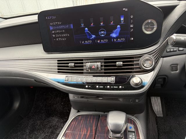 LEXUS LS500 4WD