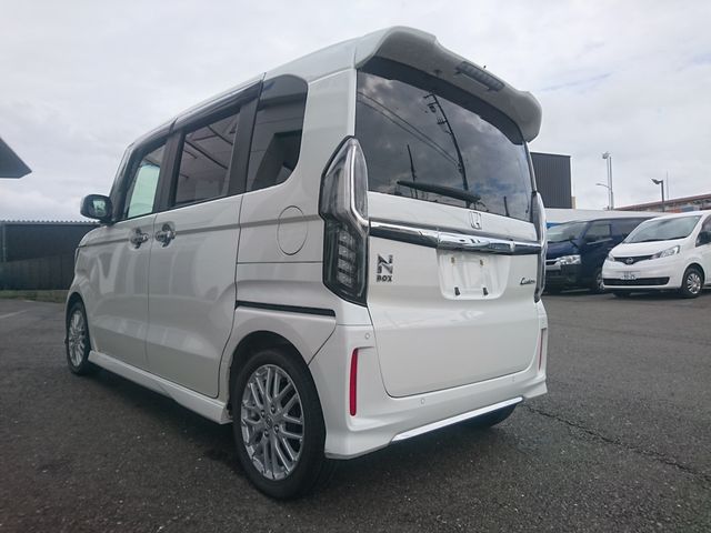 N BOX CUSTOM