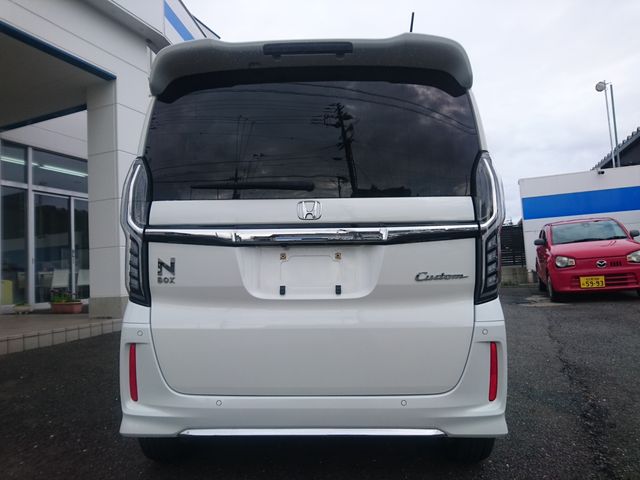 N BOX CUSTOM