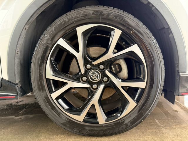 C-HR 4WD