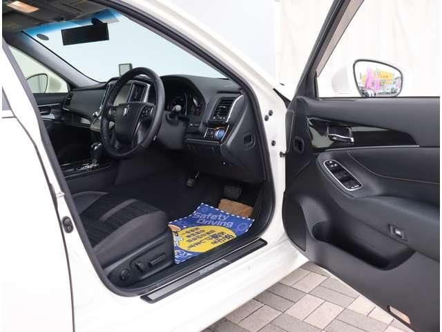 CROWN sedan