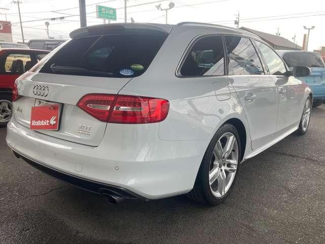 AUDI A4 AVANT