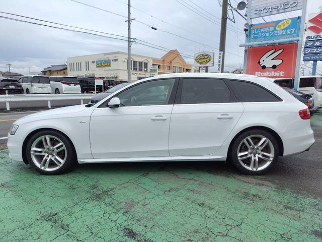 AUDI A4 AVANT