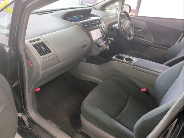 PRIUS Alpha