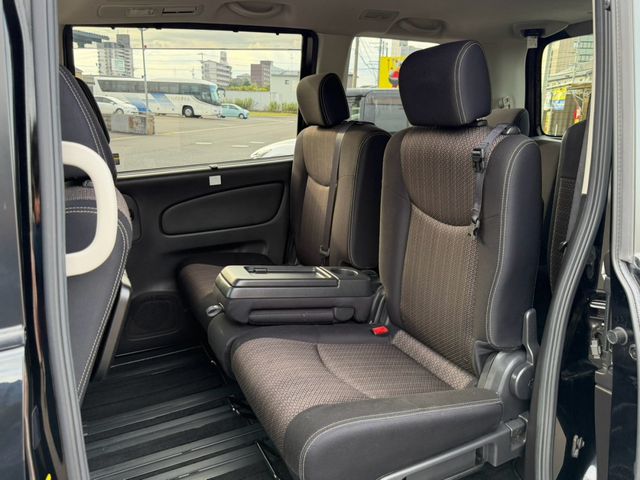 SERENA  S-HYBRID 4WD