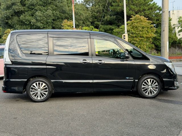 SERENA  S-HYBRID 4WD