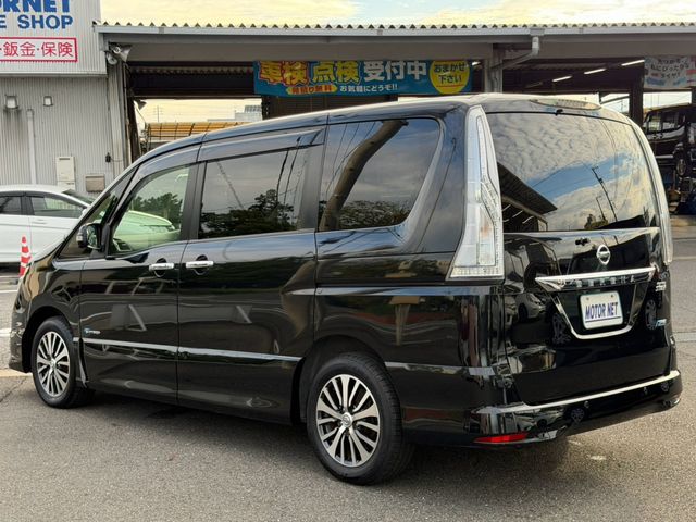 SERENA  S-HYBRID 4WD
