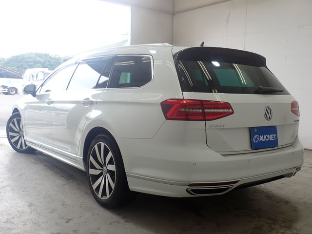 VOLKSWAGEN PASSAT VARIANT