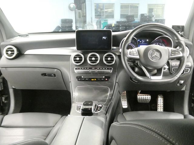 MERCEDES AMG GLCclass