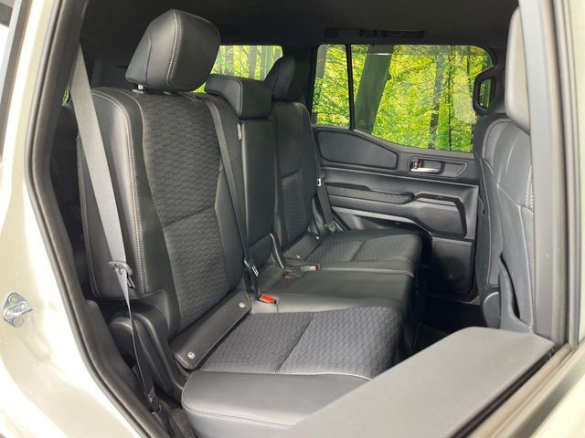 LANDCRUISER 250