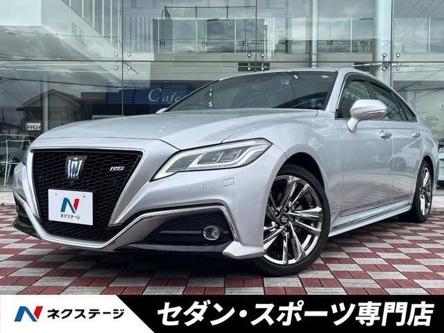 CROWN sedan hybrid