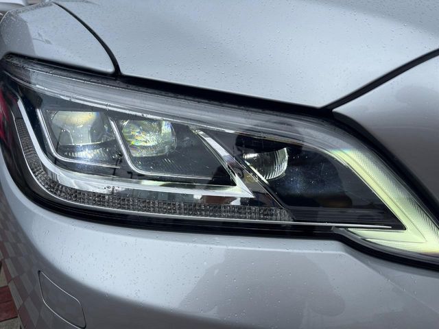 CROWN sedan hybrid