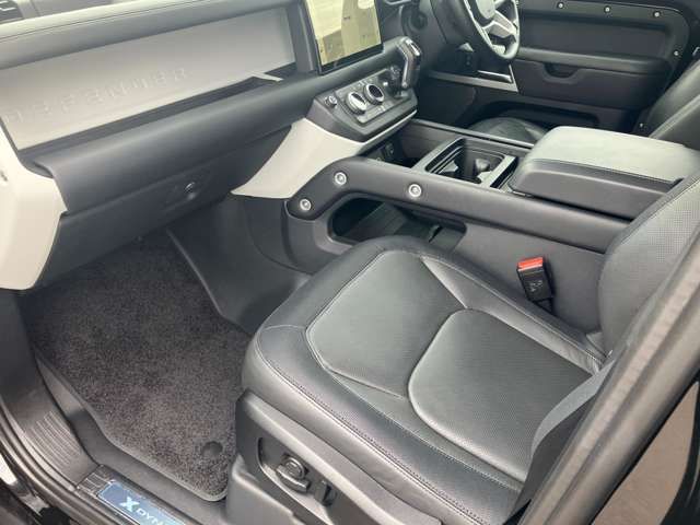 ROVER DEFENDER