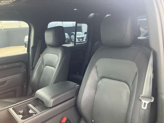 ROVER DEFENDER