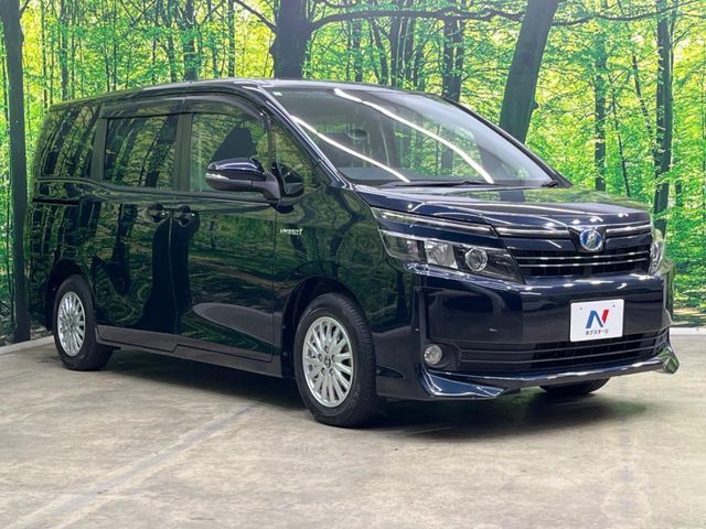 VOXY HYBRID