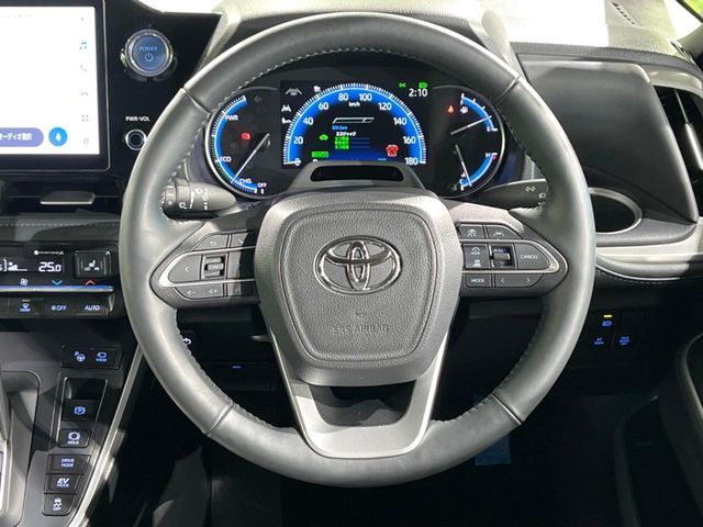 VOXY HYBRID