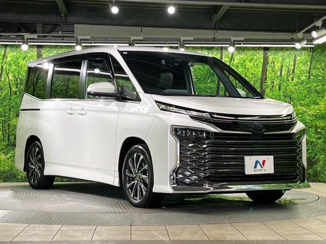 VOXY HYBRID