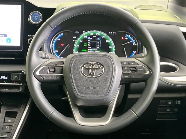 VOXY HYBRID