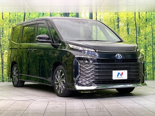 VOXY HYBRID
