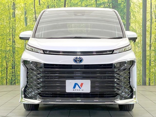 VOXY HYBRID