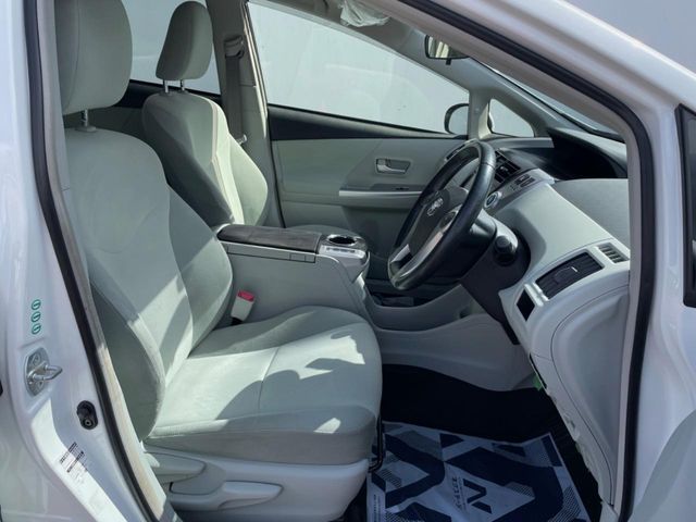 PRIUS Alpha