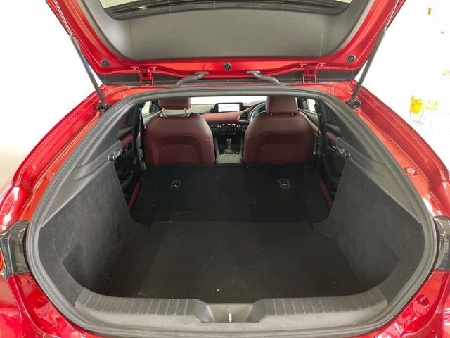 MAZDA3 FASTBACK