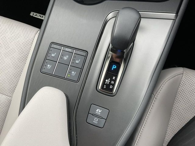 LEXUS UX300h