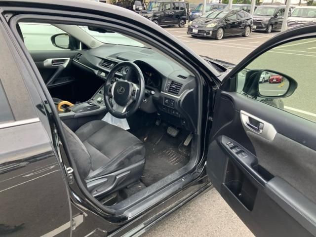 LEXUS CT200h