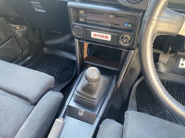 COROLLA LEVIN