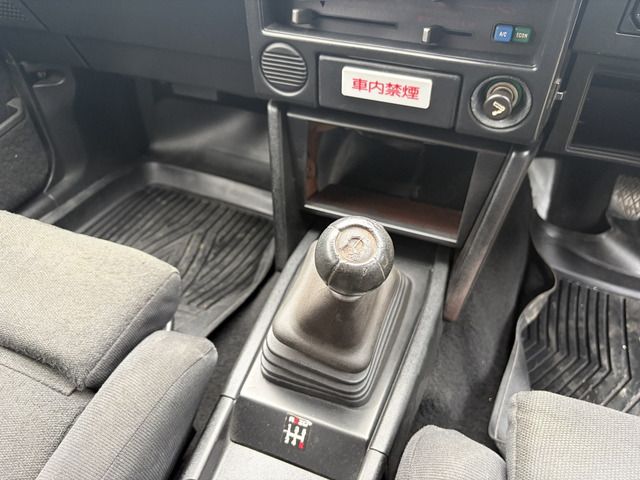 COROLLA LEVIN