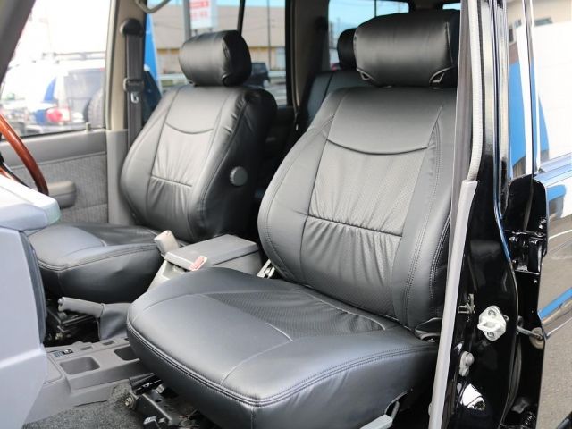 LANDCRUISER van