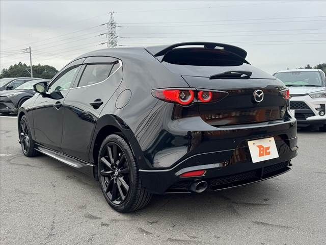 MAZDA3 FASTBACK