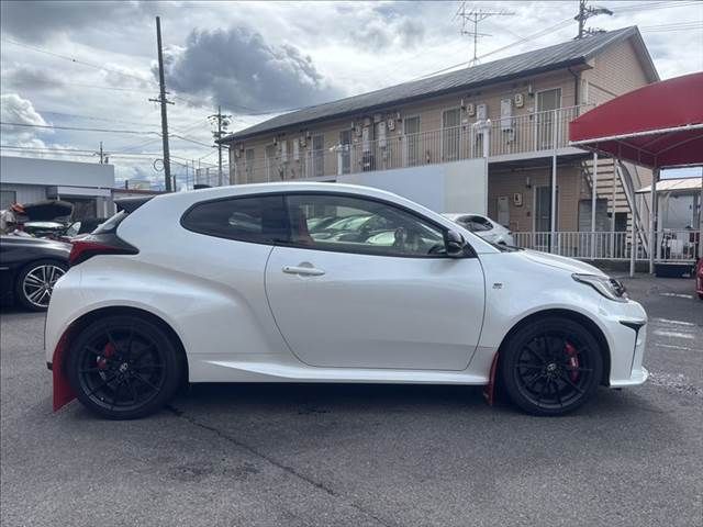 GR YARIS