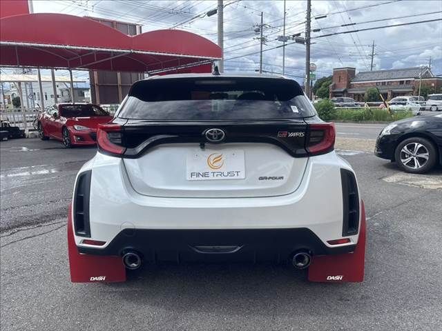 GR YARIS