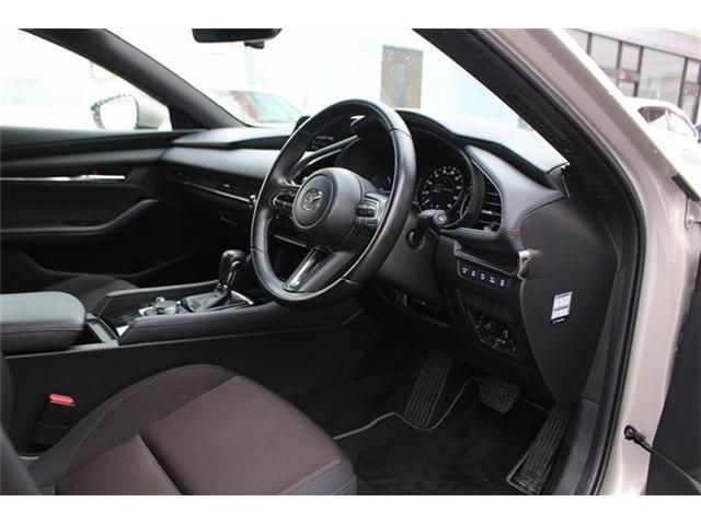 MAZDA3 FASTBACK