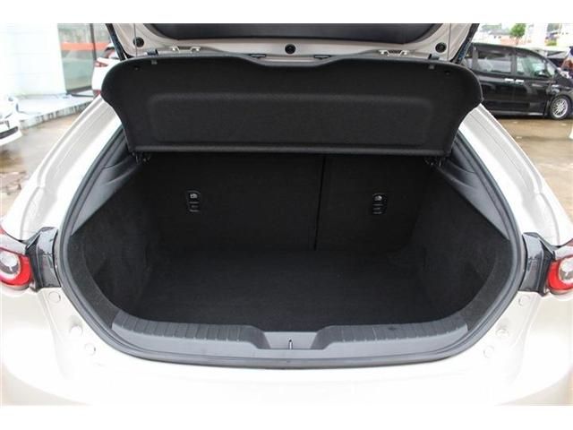 MAZDA3 FASTBACK