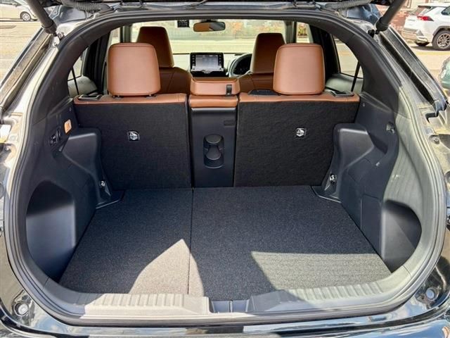 YARIS CROSS HYBRID